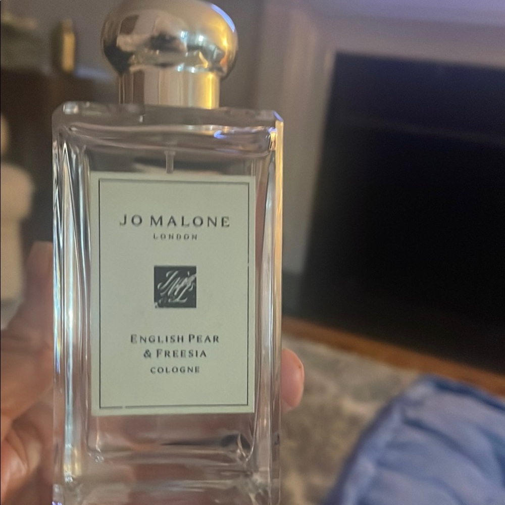 Jo Malone English Pear & Freesia with Silver Cap